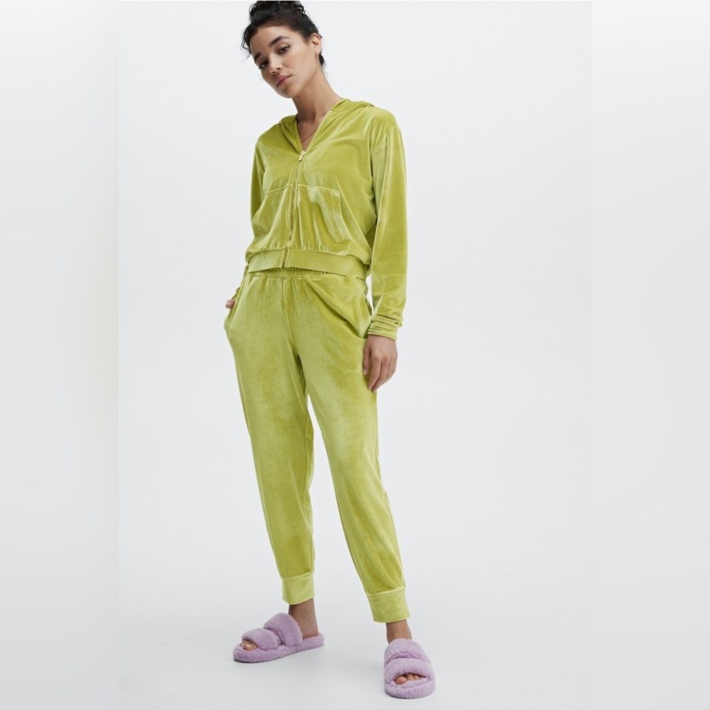 Fabletics Donna Velour Hoodie - Picture 4 of 12
